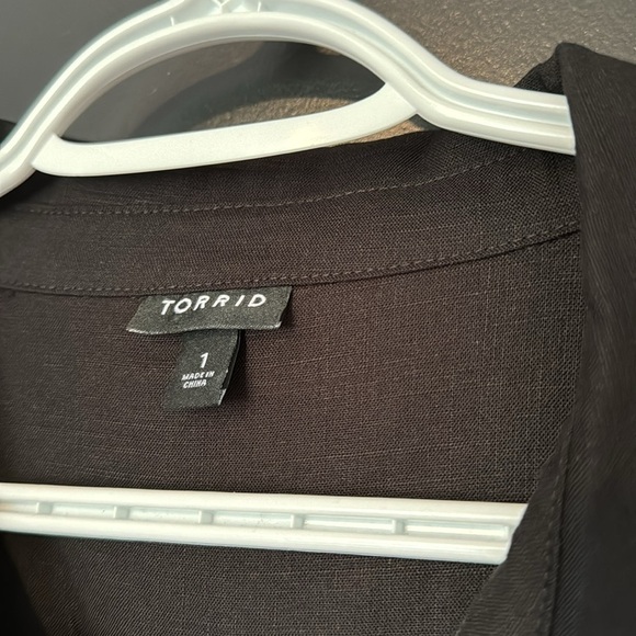 Torrid Madison Linen Button Up Long Sleeve Shirt Black - Picture 5 of 7